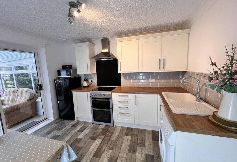 Резиденция Blue Sky  2 Bedroom Enclosed Garden Parking, Wifi