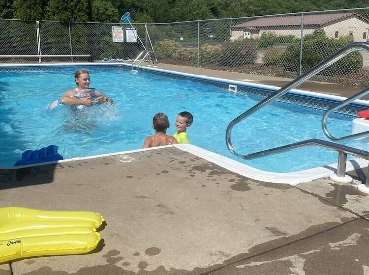 리조트 Rivers Edge