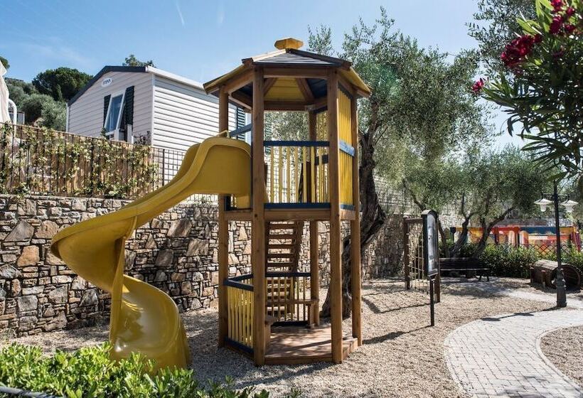 渡假胜地  Villaggio Edy