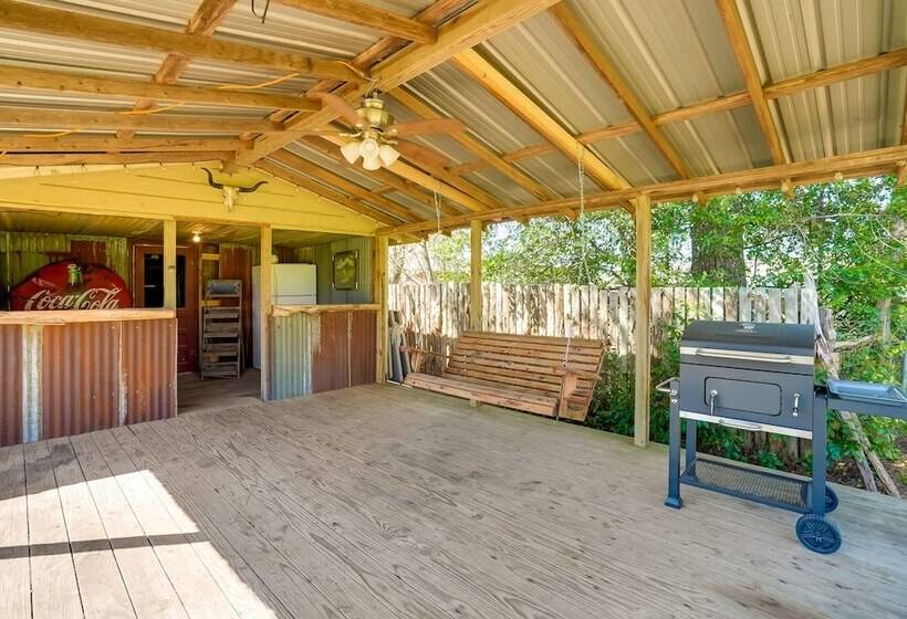 Rusk Retreat W/ Fire Pit, Grill & Countryside View