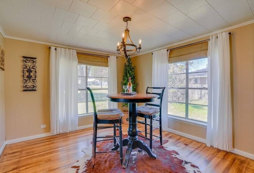 Rusk Retreat W/ Fire Pit, Grill & Countryside View