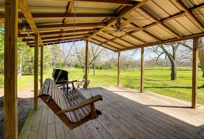 Rusk Retreat W/ Fire Pit, Grill & Countryside View