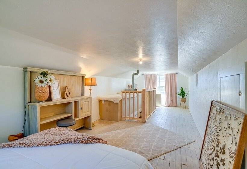 Rusk Retreat W/ Fire Pit, Grill & Countryside View