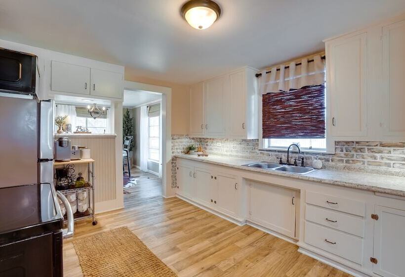 Rusk Retreat W/ Fire Pit, Grill & Countryside View