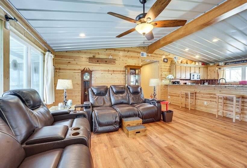 Rustic Coleman Retreat On 300 Acres W/ Hot Tub!