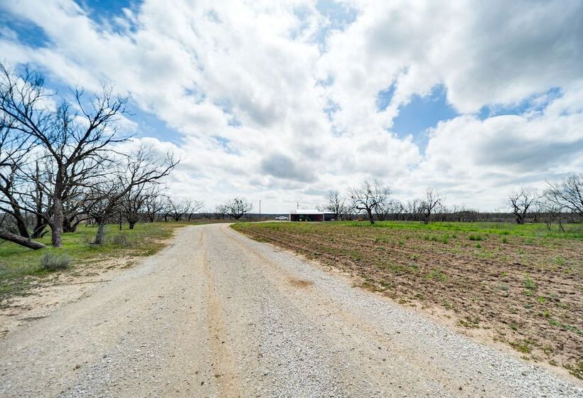 Rustic Coleman Retreat On 300 Acres W/ Hot Tub!