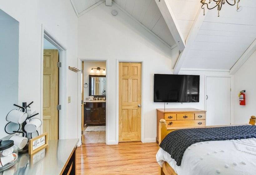 Serene Big Bear Retreat W/ Hot Tub + Game Room!