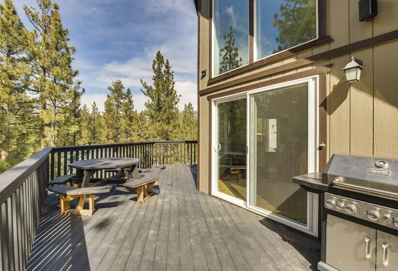 Serene Big Bear Retreat W/ Hot Tub + Game Room!