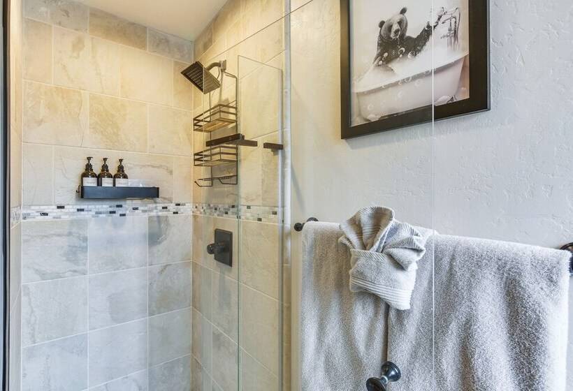 Serene Big Bear Retreat W/ Hot Tub + Game Room!