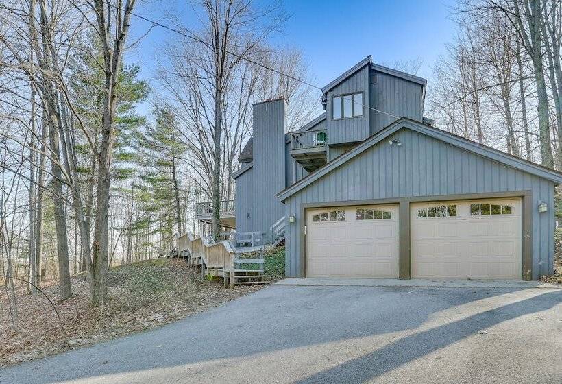 Serene Suttons Bay Home W/ Fire Pit & Wooded Yard