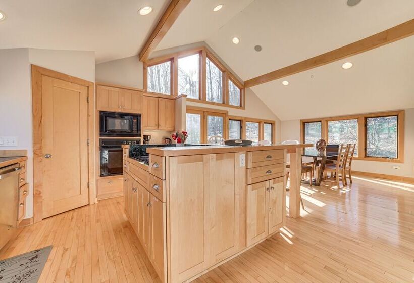 Serene Suttons Bay Home W/ Fire Pit & Wooded Yard