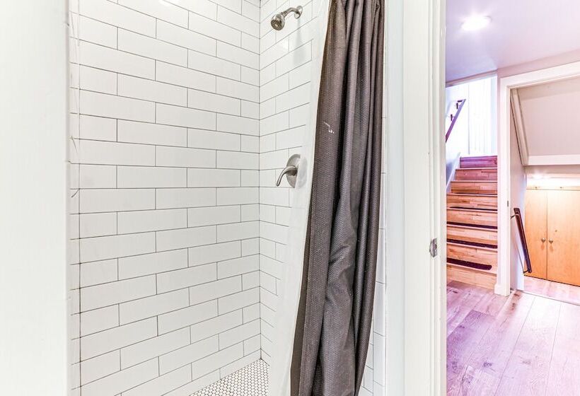 Serene Suttons Bay Home W/ Fire Pit & Wooded Yard