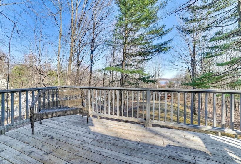 Serene Suttons Bay Home W/ Fire Pit & Wooded Yard