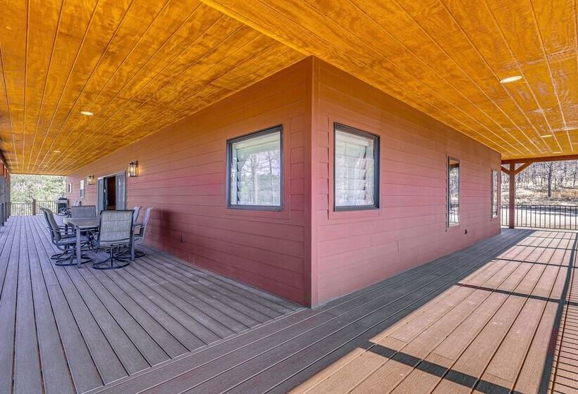 Spacious Ruidoso Home: Hike, Golf, Ski & More!