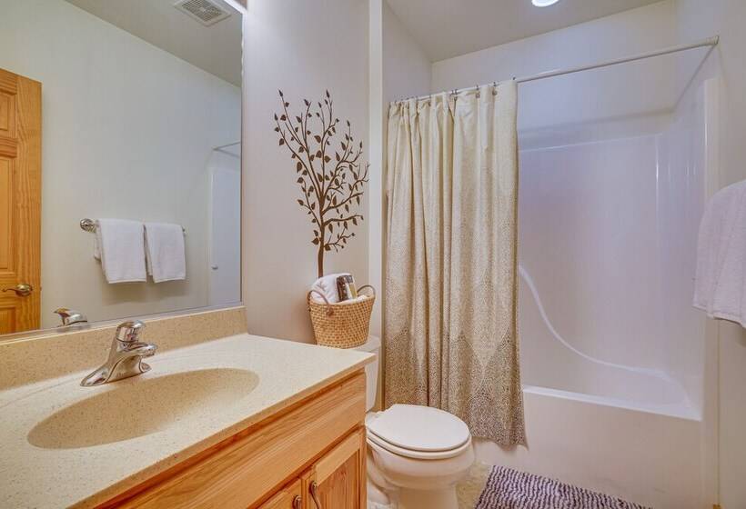 Spacious Stoddard Retreat On Mississippi River!