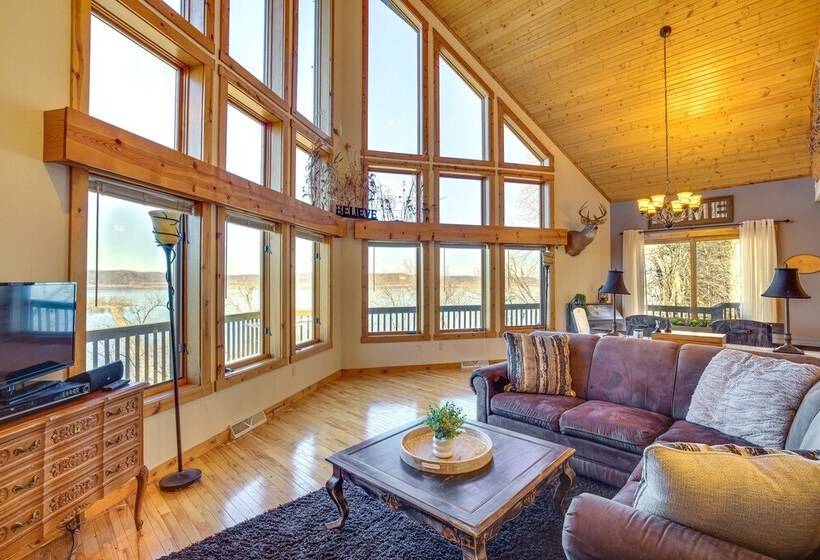 Spacious Stoddard Retreat On Mississippi River!