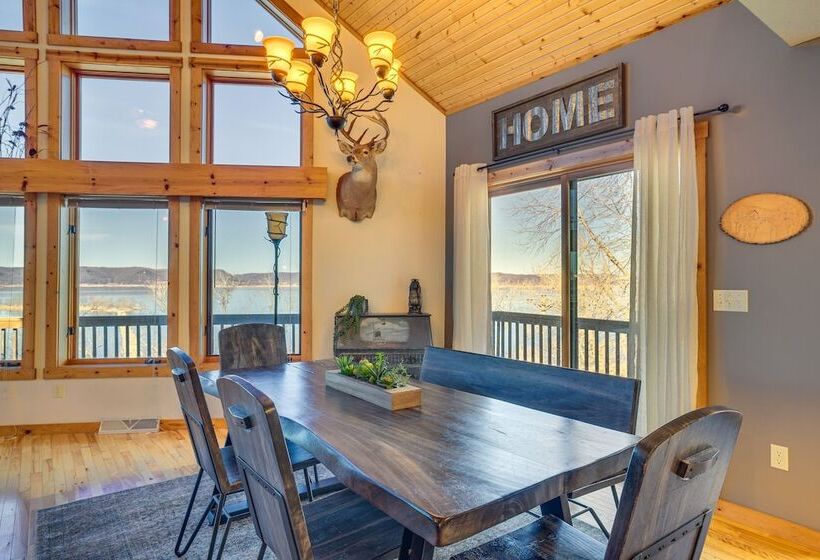 Spacious Stoddard Retreat On Mississippi River!