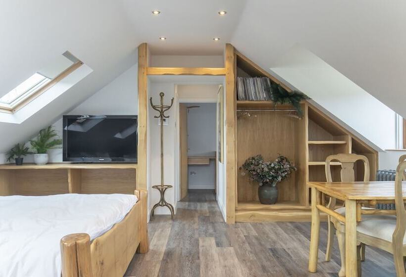 Stable Lodge | Boutique B&b