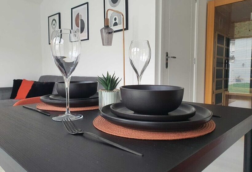 Stunning 1 King Bed Cabin In Grays