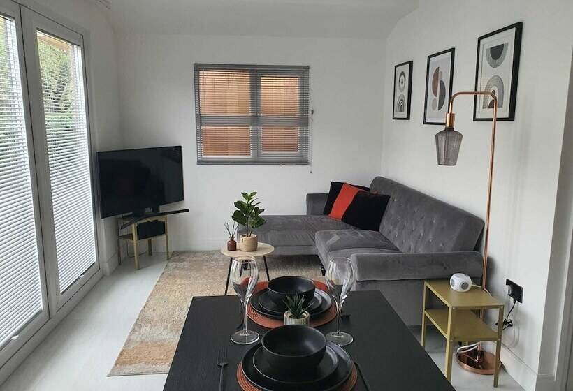 Stunning 1 King Bed Cabin In Grays