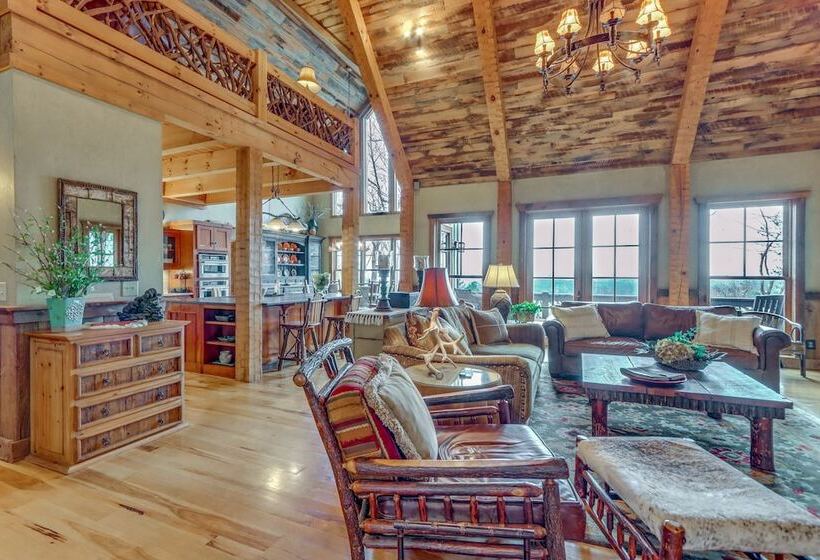 Stunning Blue Ridge Home W/ Hot Tub & Views!