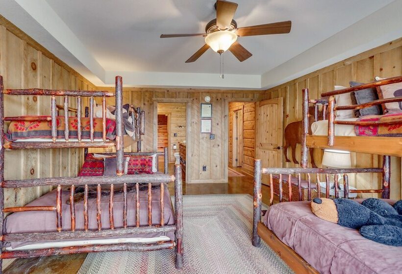 Stunning Blue Ridge Home W/ Hot Tub & Views!