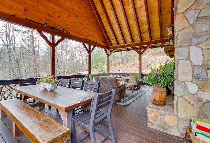 Stunning Blue Ridge Home W/ Hot Tub & Views!