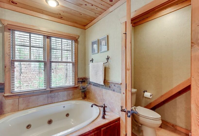 Stunning Blue Ridge Home W/ Hot Tub & Views!