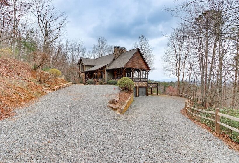 Stunning Blue Ridge Home W/ Hot Tub & Views!