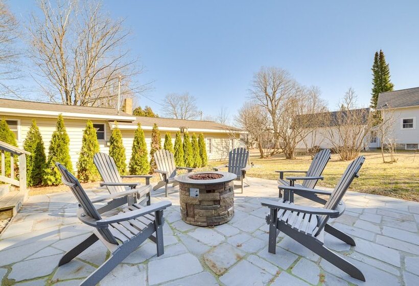 Suttons Bay Home W/ Fire Pit & Water Views!