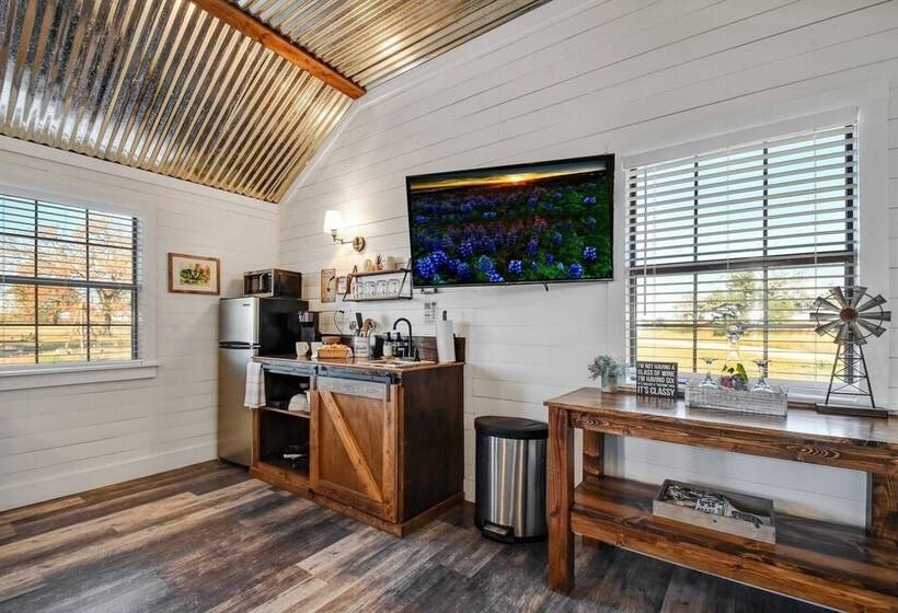 The Meadow Hill Country Sunset Views!