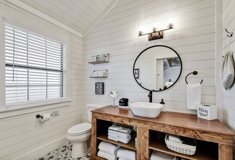 The Meadow Hill Country Sunset Views!