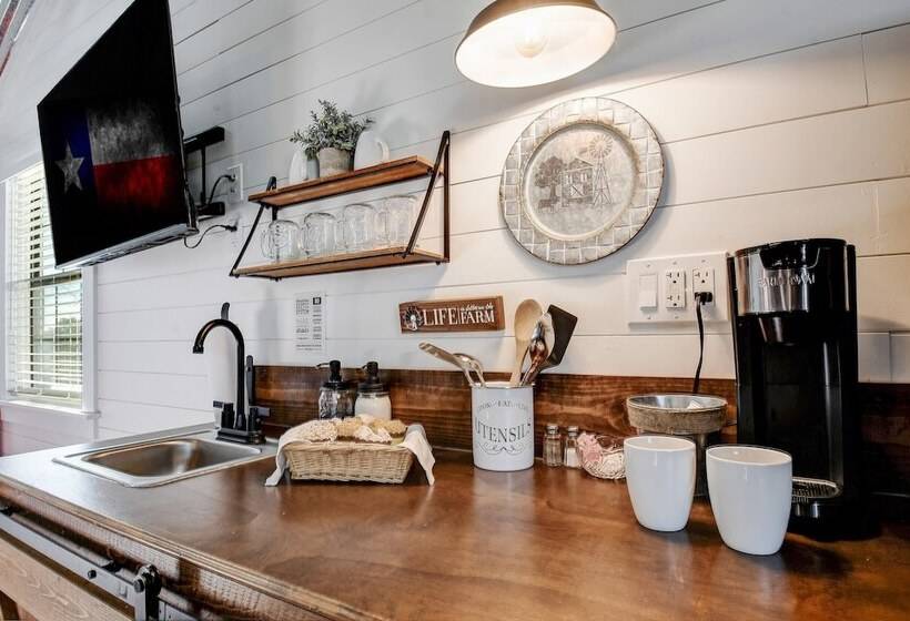 The Meadow Hill Country Sunset Views!