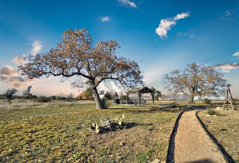 The Windmill Breathtaking Hill Country Views!