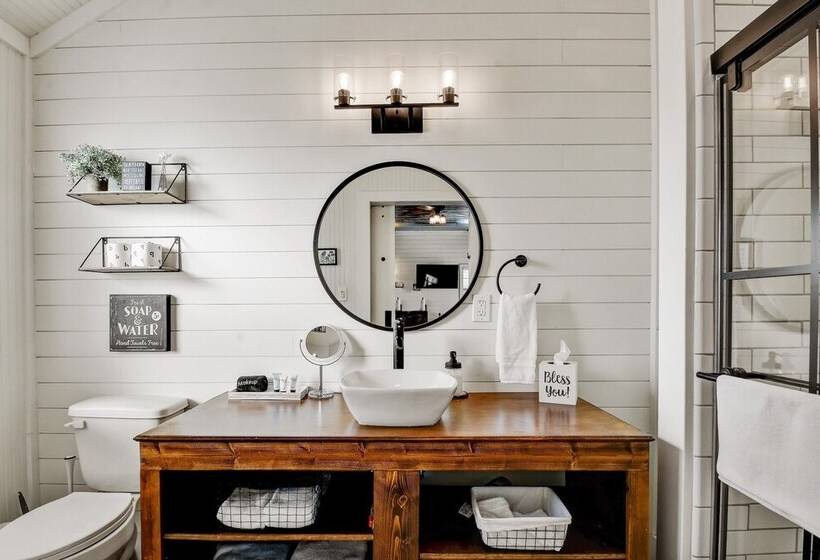 The Windmill Breathtaking Hill Country Views!