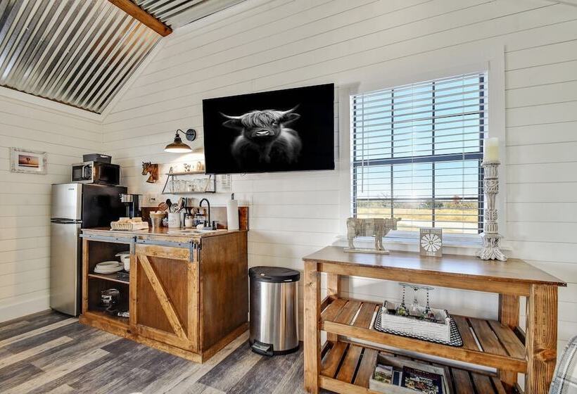 The Windmill Breathtaking Hill Country Views!