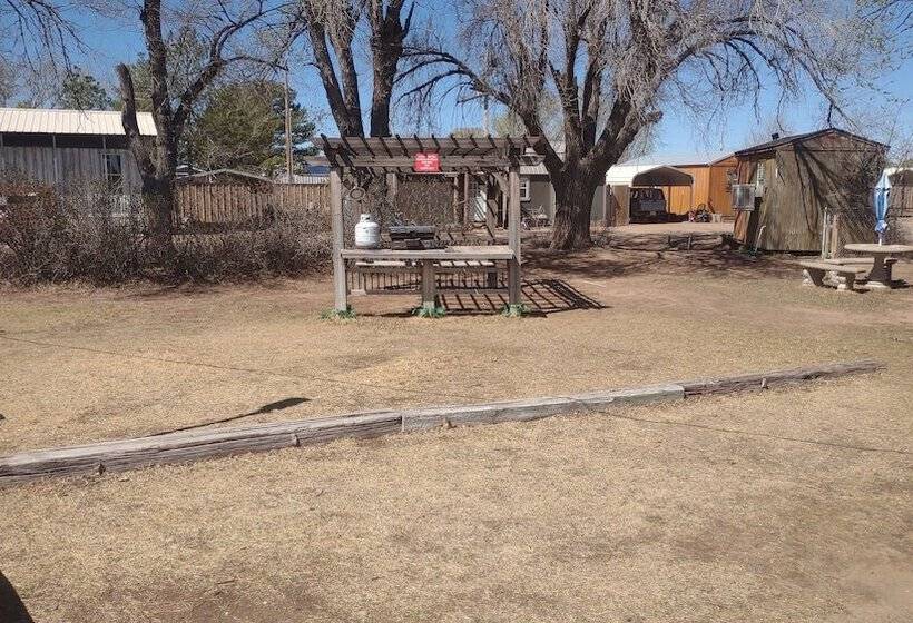 The Yucca Motel And Cabins