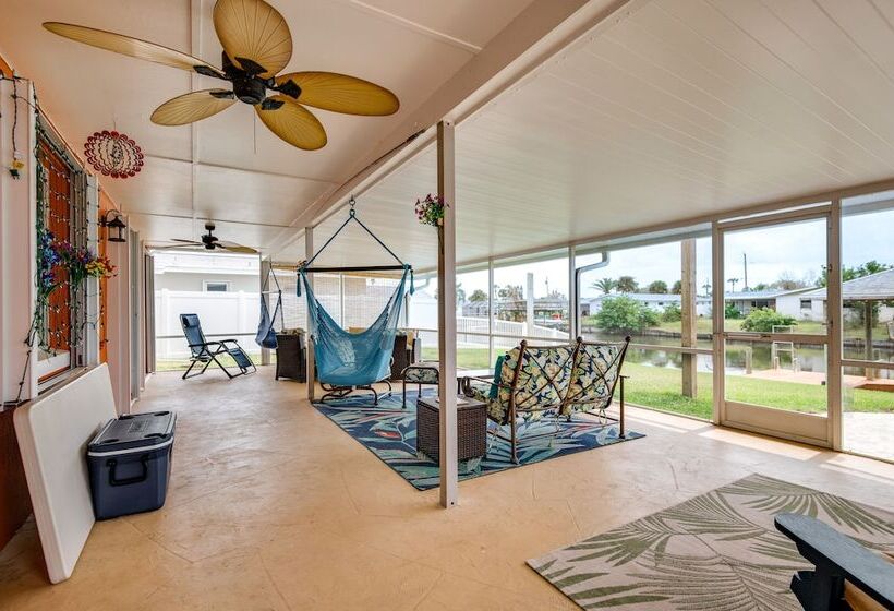 Spacious Waterfront Home In Merritt Island W/ Pool