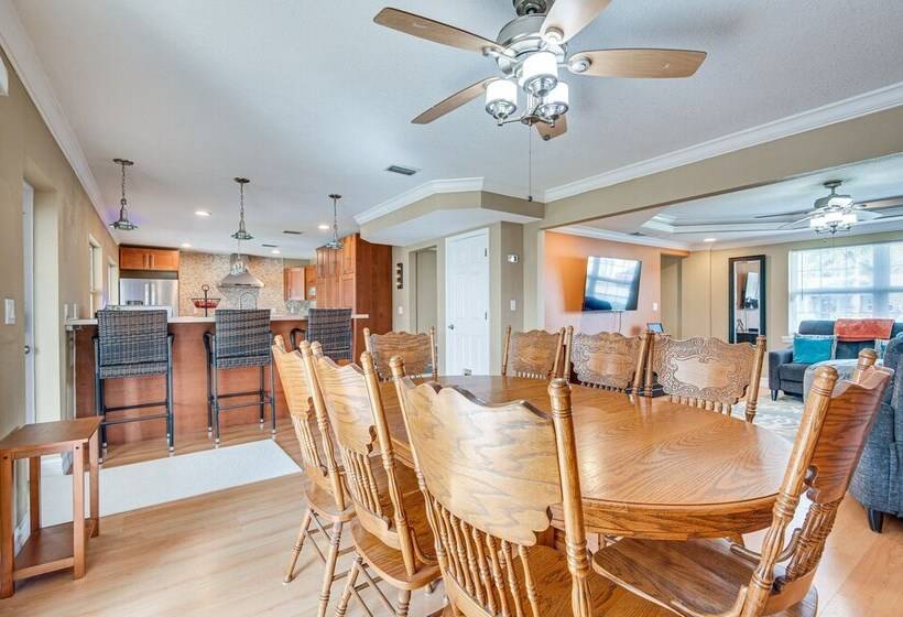 Spacious Waterfront Home In Merritt Island W/ Pool