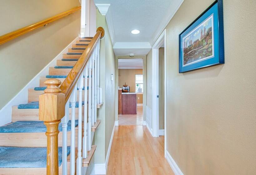 Spacious Waterfront Home In Merritt Island W/ Pool