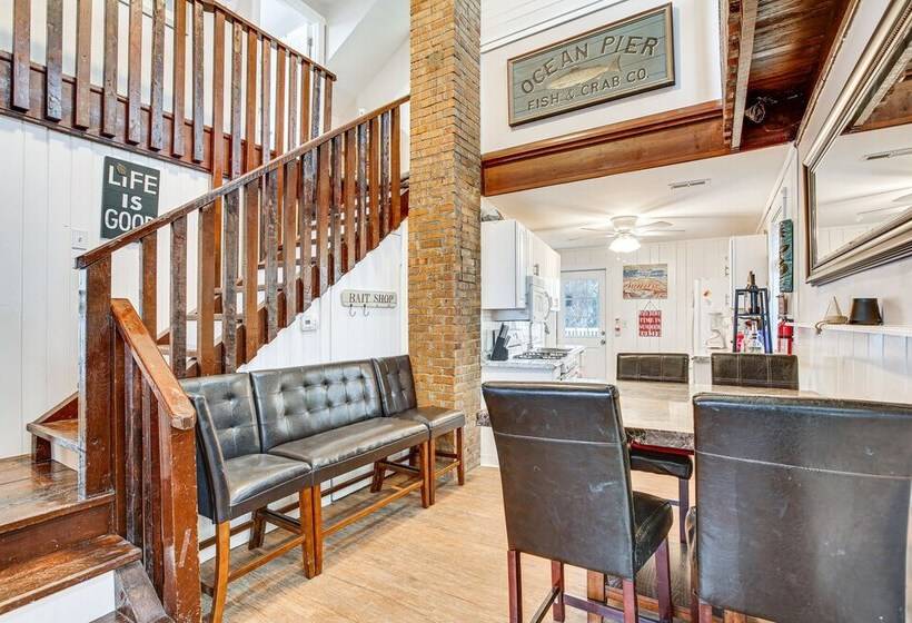 Wildwood Retreat W/ 2 Balconies: 5 Blocks To Beach