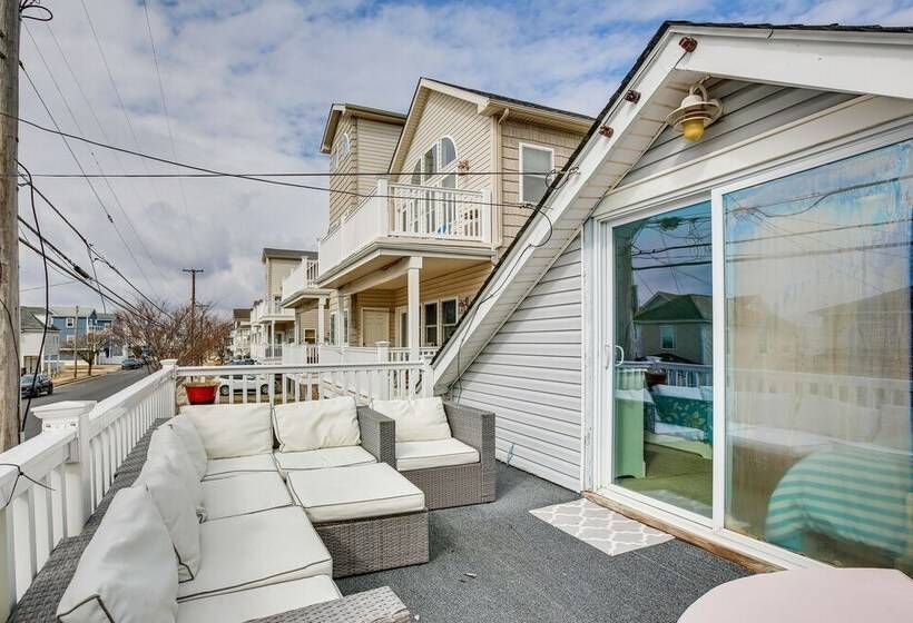 Wildwood Retreat W/ 2 Balconies: 5 Blocks To Beach