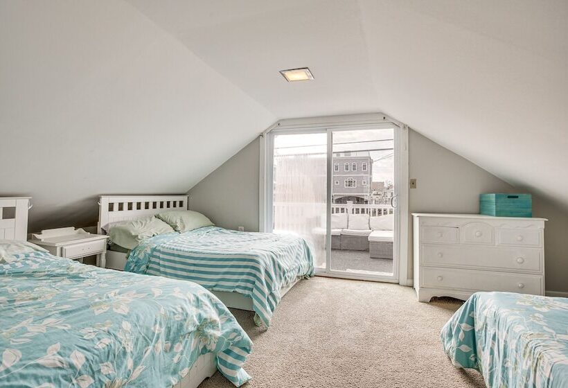 Wildwood Retreat W/ 2 Balconies: 5 Blocks To Beach