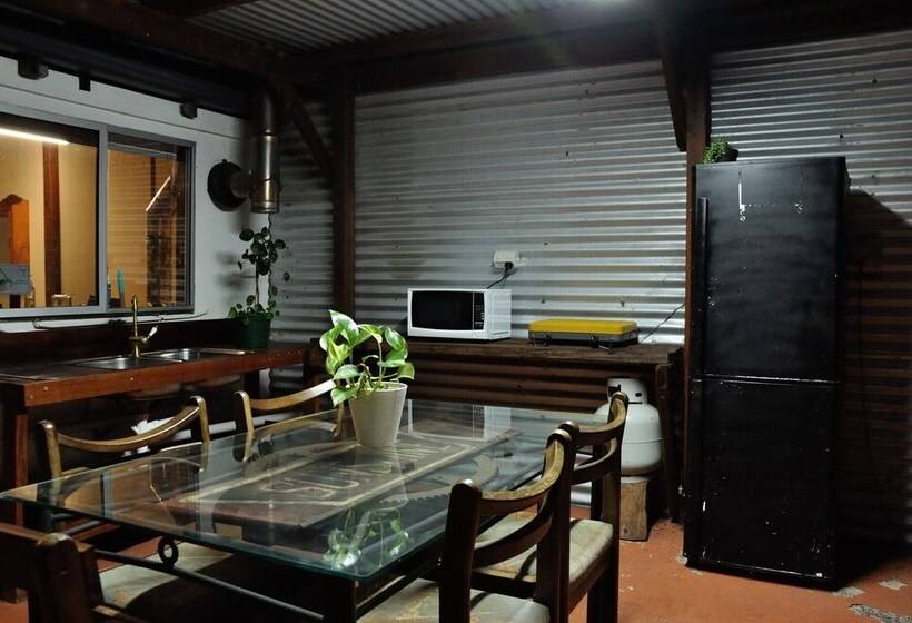 Wilga Farm Stay   Shearer S Shacks   Single