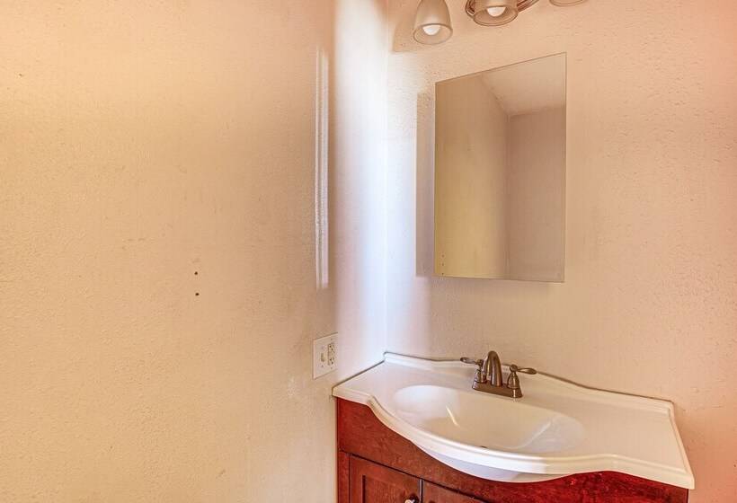 Winchester Home W/ Large Yard: Near Tims Ford Lake