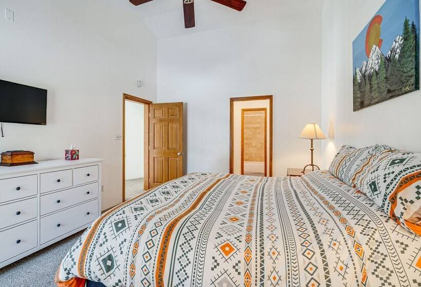 Woodland Park Chalet W/ Deck, Grill & Mtn Views!