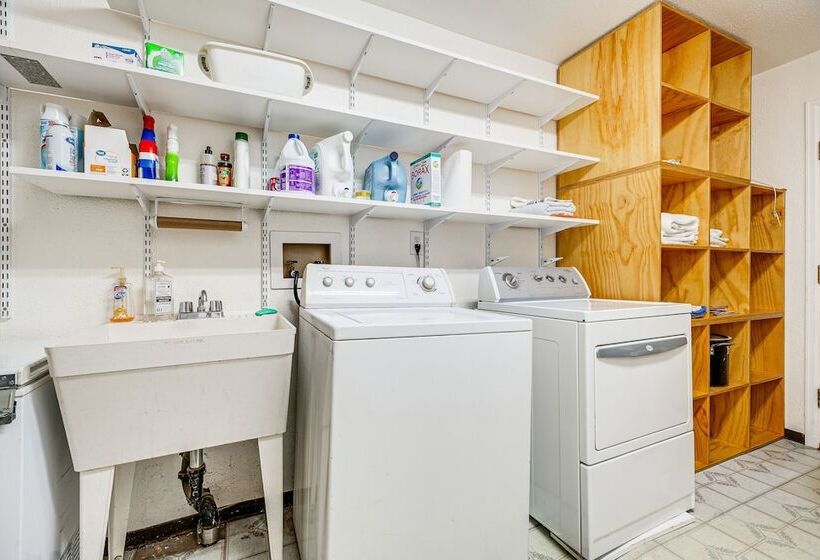 Woodland Park Chalet W/ Deck, Grill & Mtn Views!