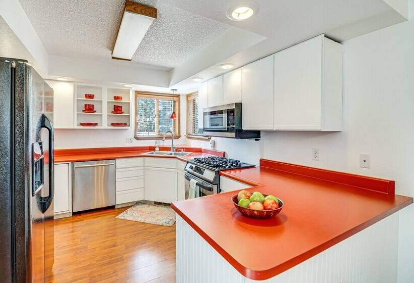 Woodland Park Chalet W/ Deck, Grill & Mtn Views!