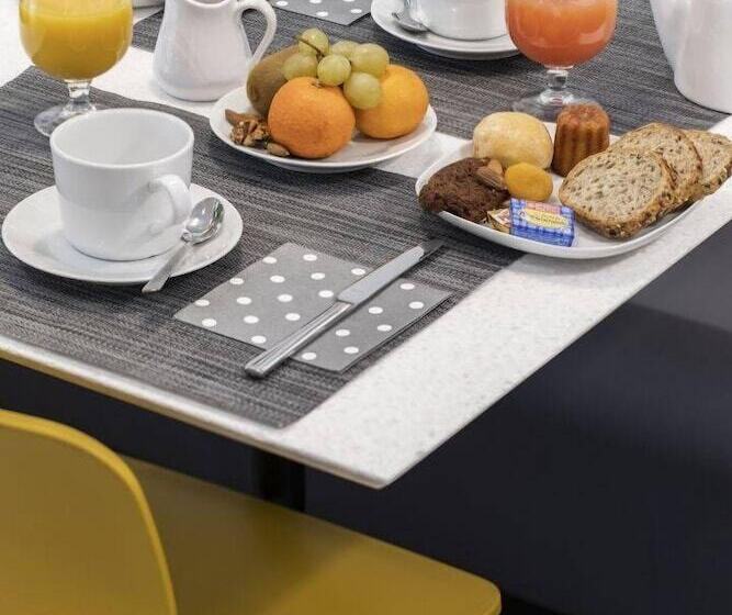 هتل La Cour Carrée