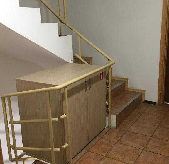 הוסטל Family Hotel Amor